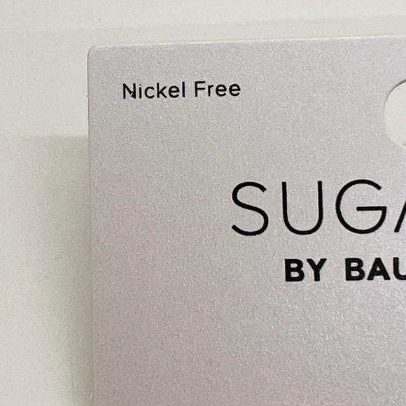 NWT BaubleBar Sugarfix Hoop Earrings: Heart Shaped and Cubic Zirconia Huggies - Picture 6 of 9